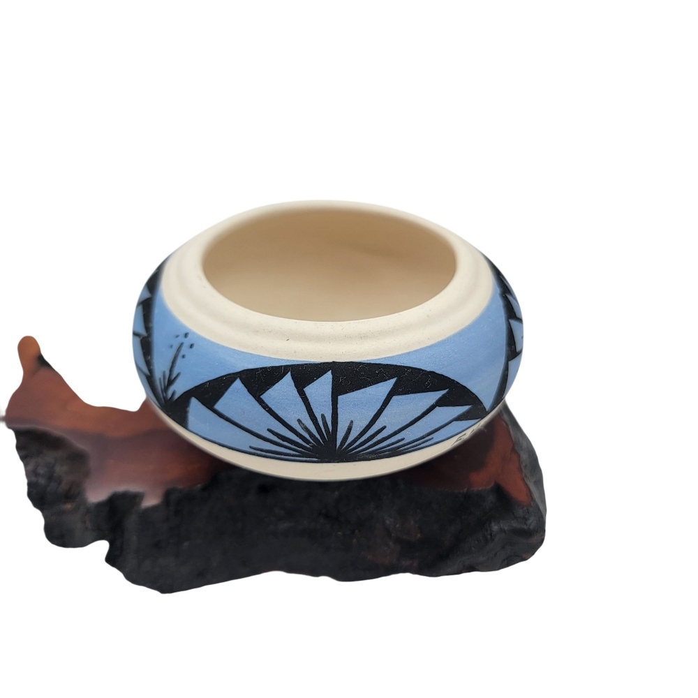 Vintage Native American Acoma Pueblo Hand Made and Decorated Seed Pot, Signed